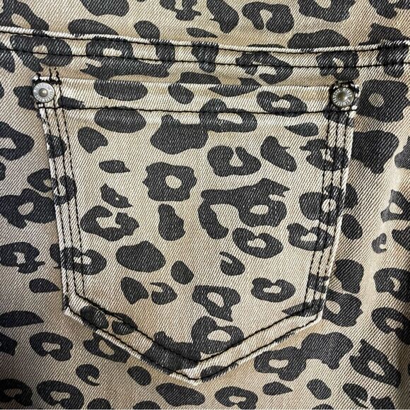 Almost Famous Women's Leopard Mid-Rise Skinny Jeans sz 9 - Picture 11 of 16